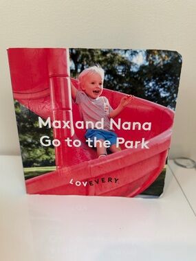 ❤️Lovevery book - Max and Nana go to the park